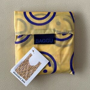 BAGGU Standard Smiley Face Yellow and Blue Foldable Bag